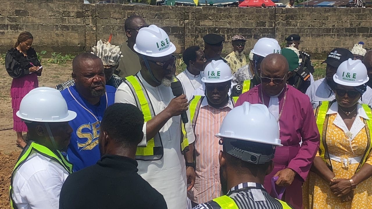 Gov. Otu Flags Off Police Station Project in Anantigha