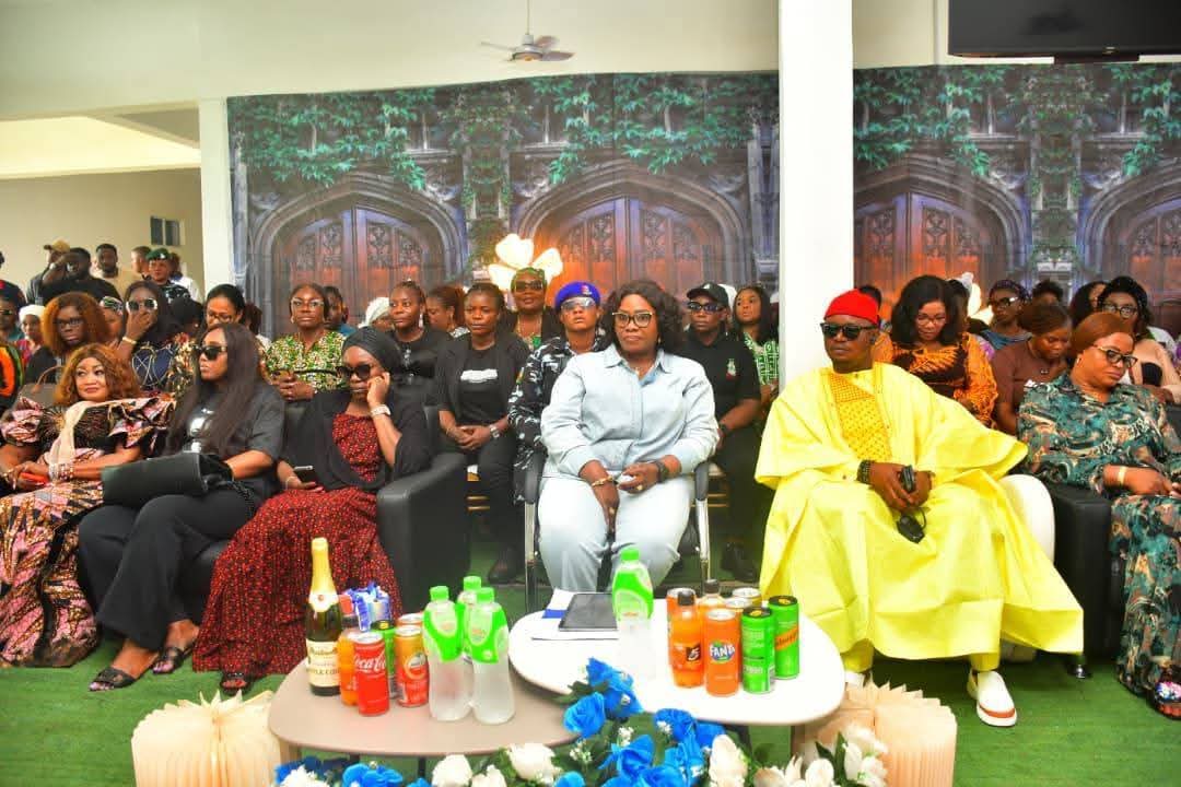 C’River First Lady clears 11-month salary arrears of female street sweepers