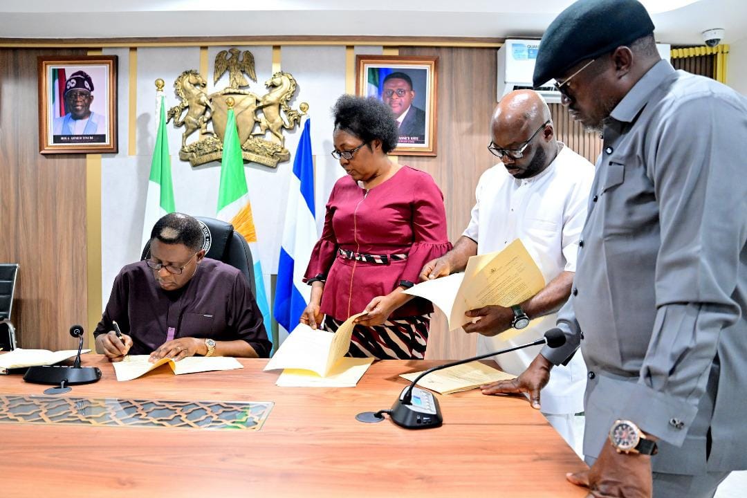 C’ River gov signs two bills on education, land management