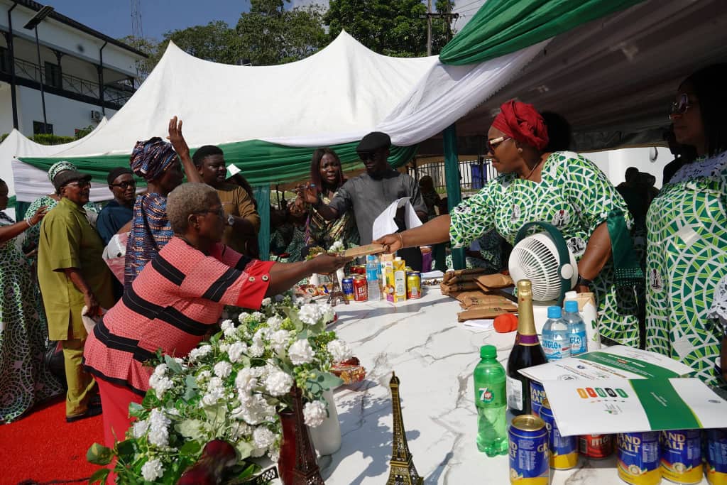 President’s Wife Supports 250 Elderly Citizens in Cross River with Cash, Food Items